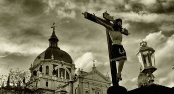 El misterio de la Semana Santa: ¿Por qué se cubren las imágenes en estas iglesias?