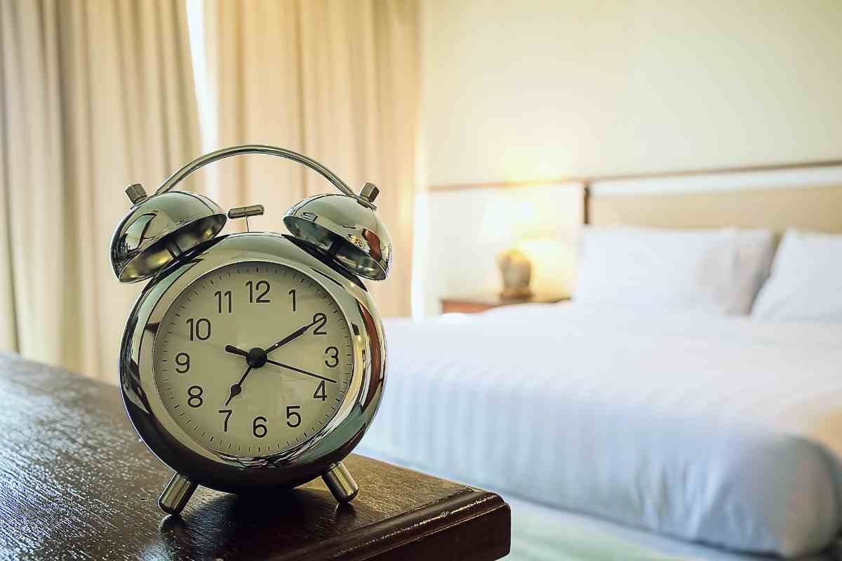 reloj en cuarto 