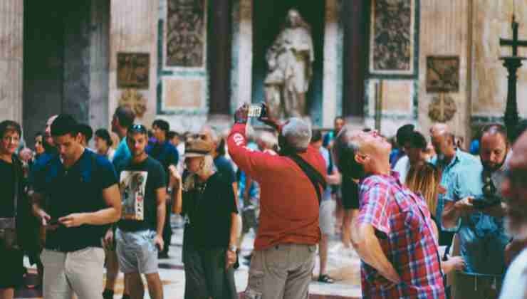 turisti in museo