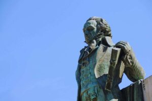 goya statua